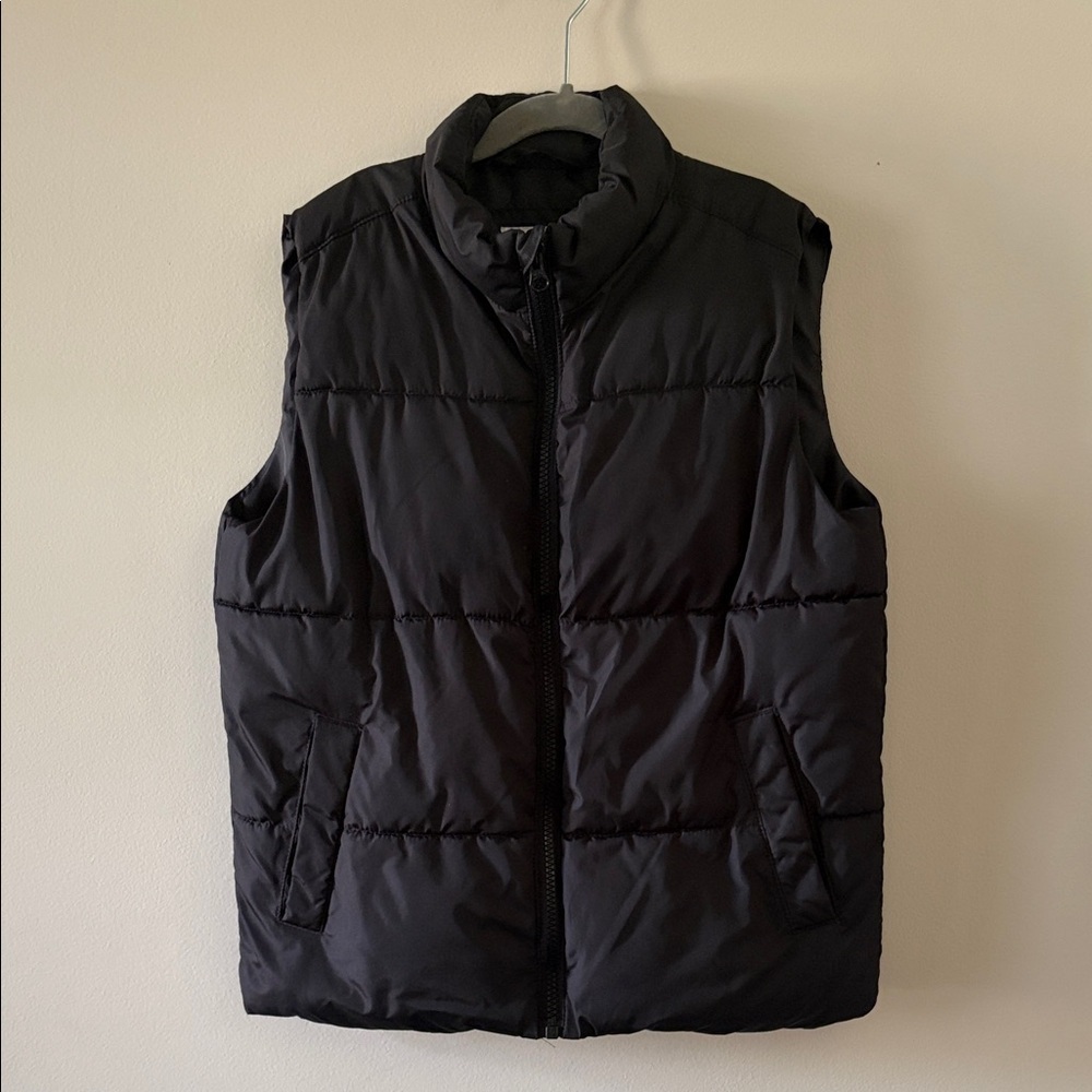 Old Navy Boys Black Quilted Puffer Vest SZ Medium (8)